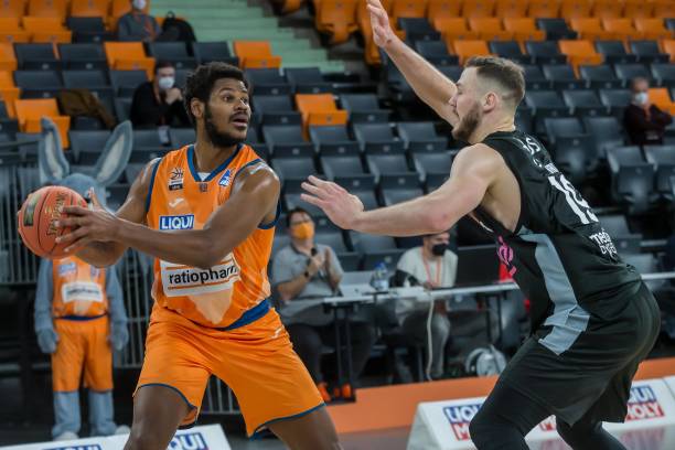 限的潜力和 限的潜力和