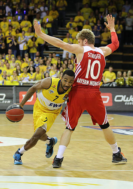 用实际行动 用实际行动